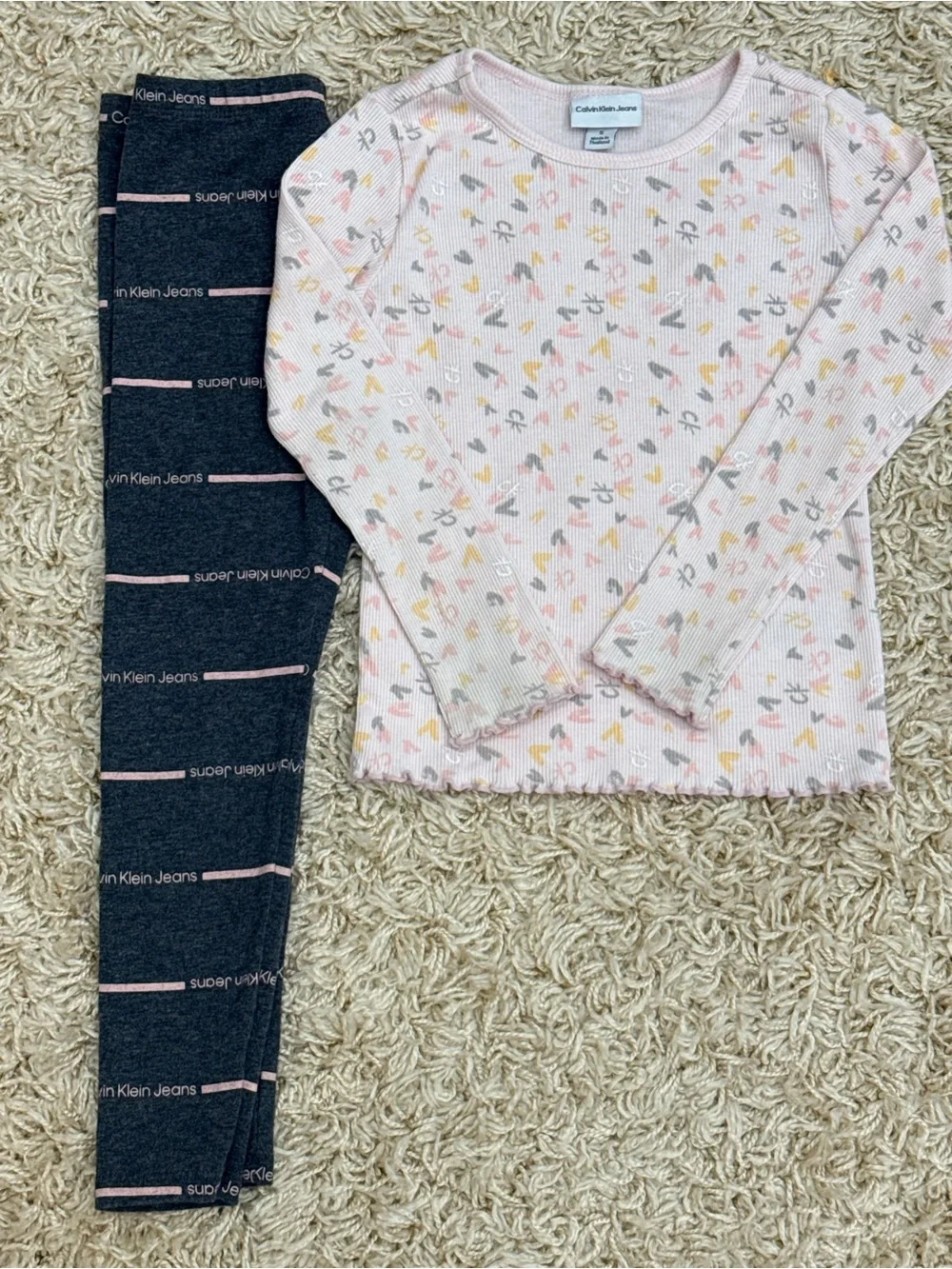 Calvin Klein Jeans Heart Print Top & Leggings Set – Size S